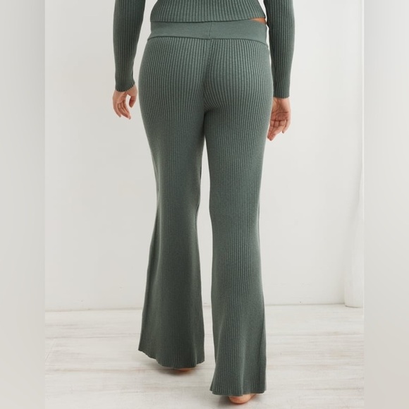 Aerie Dark Green Gotta Jet High Waisted Skater Pants size Large - Picture 2 of 13